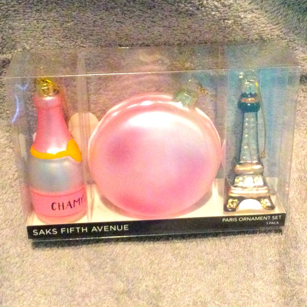 Final sale price❗️New Saks Fifth Avenue box set 3 Christmas ornaments